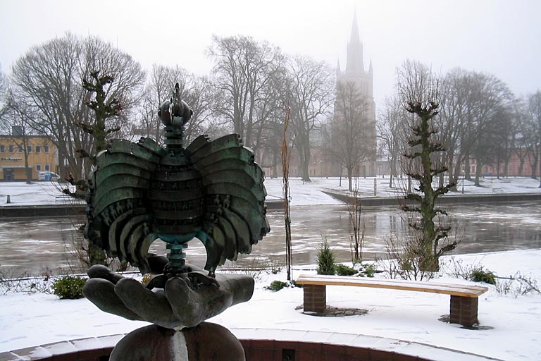 [ Fugl Fønix i Lidköping ]