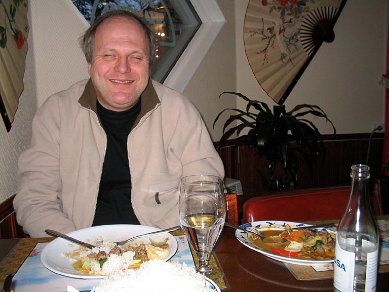 [ Kim på kinesisk restaurant i Trollhättan ]