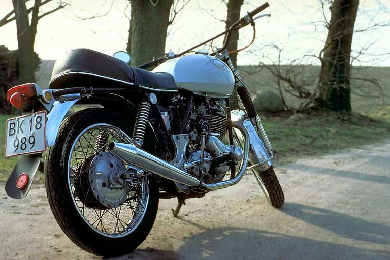 [ Norton Commando 750 ]
