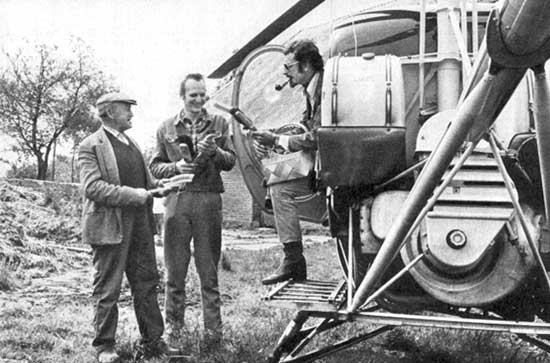 [ Helikopter ved møddingen ]